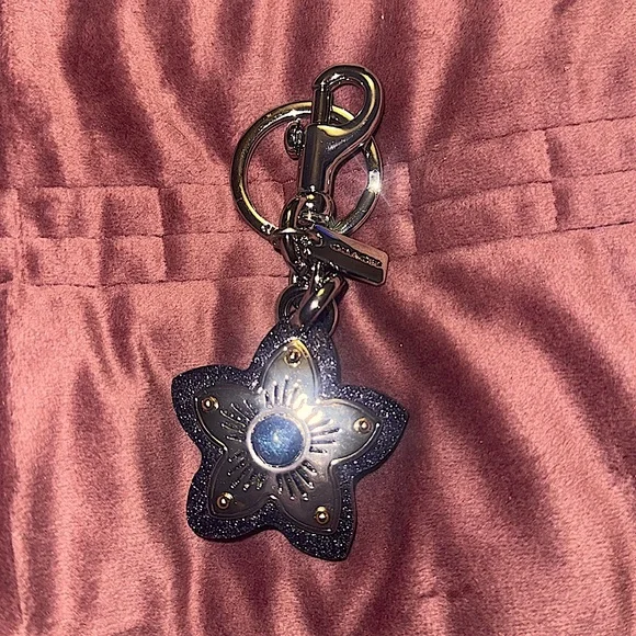 COACH Glitter Resin Wildflower Bag Charm / Keychain - NWOT F35132 Retired. - Picture 9 of 10